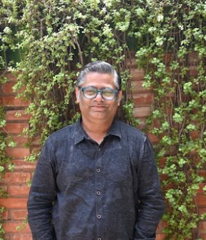 Dr. Victor R Shinde Dr. Victor R Shinde